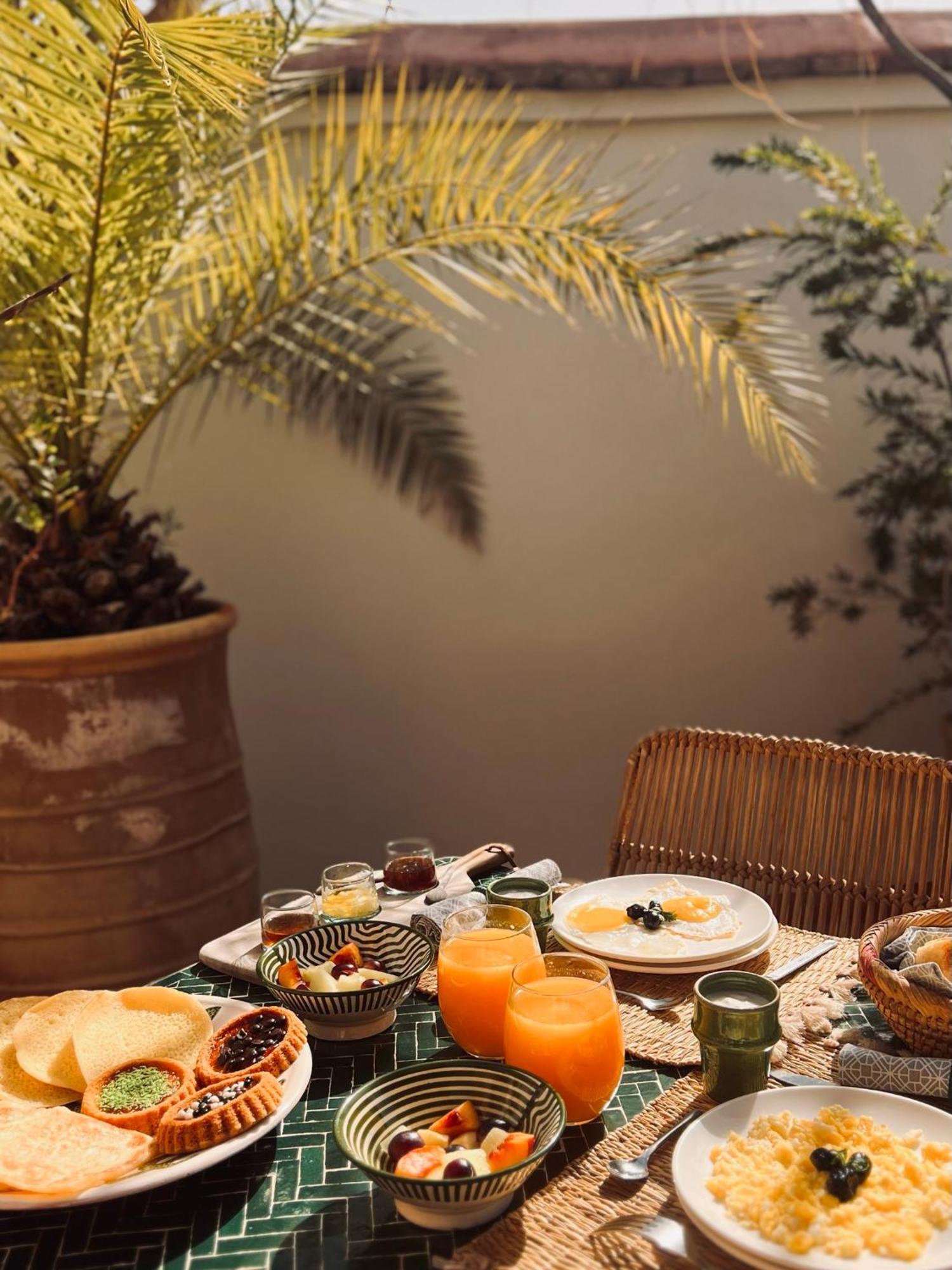 Riad Prive Sadaka Bassin Rooftop Marrakesh Extérieur photo
